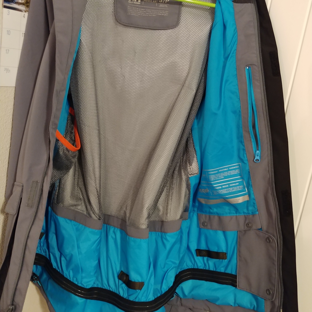 Helly Hansen Snowboarding Jacket - image 2